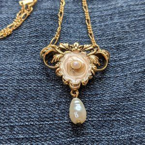 Avon Vintage Style Faux Pearl Gold Tone Necklace